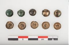 Foto von Bronzegewandbesatzknöpfchen (NHMW-PRAE-025964)